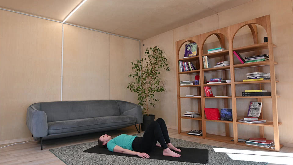 Pilates pentru Stabilitate și Rezistență: Control prin Respirație